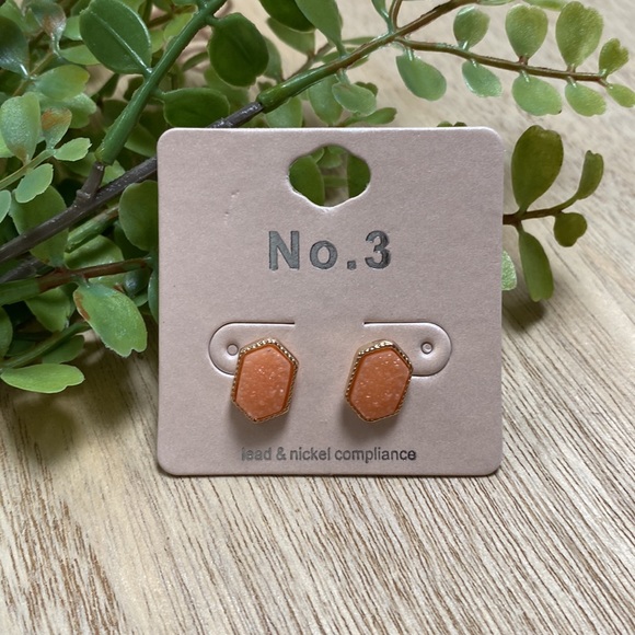 No. 3 Stud Sparkle Druzy Earrings 💗 Peach & Gold - Picture 4 of 9